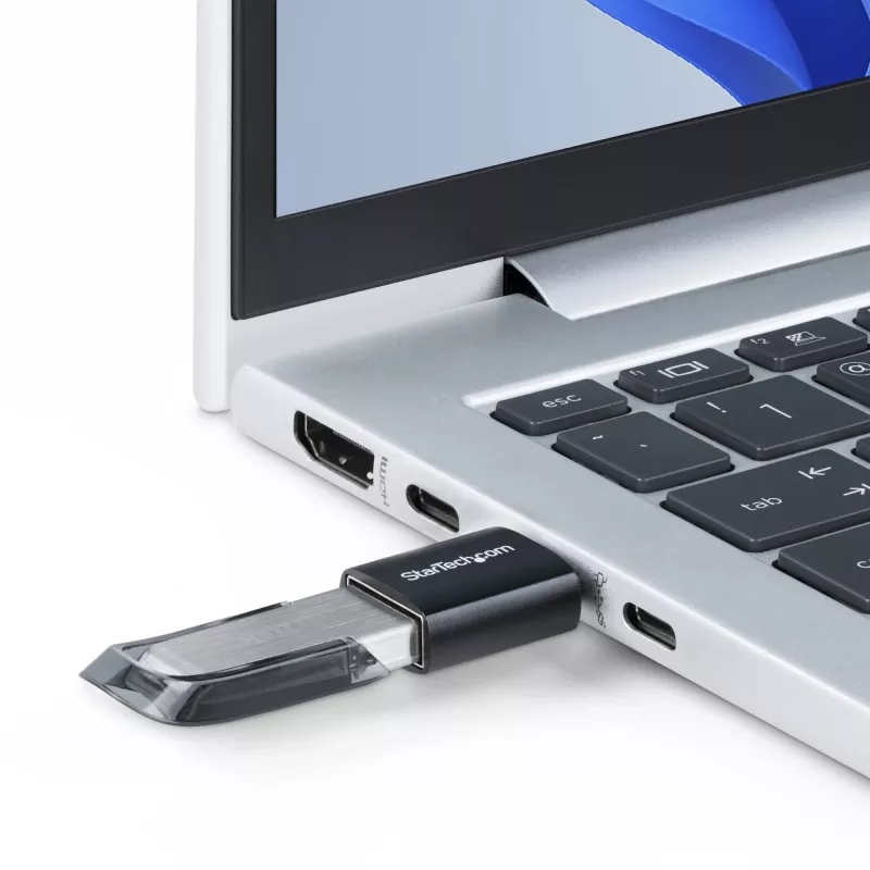 StarTech.com USB-C na USB-A adaptér, USB 5Gbps, kompaktný USB-C konektor samec na USB-A konektor samica adaptér, robustné kovové puzdro, M/F