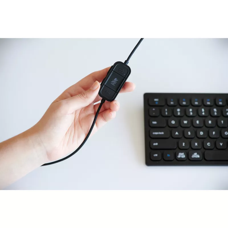 Kensington H1000 USB-C On-Ear headset, káblový, hovory/hudba, 20 – 20000 Hz, 190 g, headset, čierna