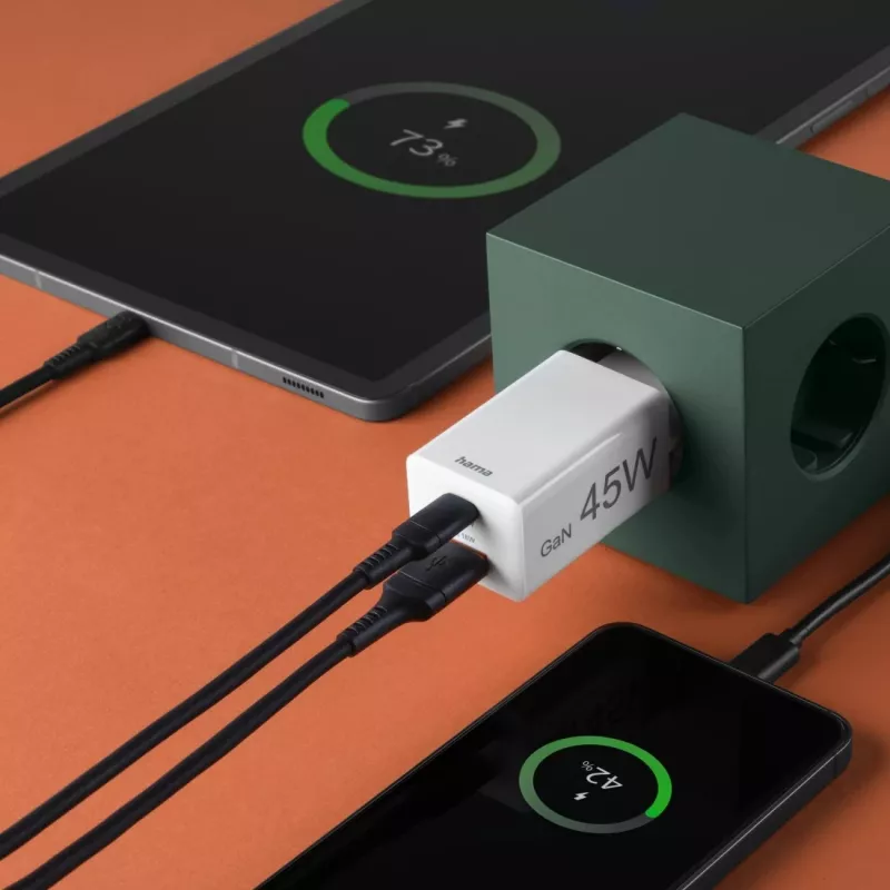 Hama 00125141 mobilná nabíjačka univerzálna biela AC rýchle nabíjanie interiér