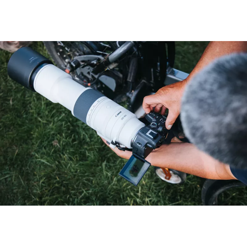 Canon RF 200-800 mm F6.3-9 IS USM teleobjektív, čierna/biela