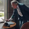 HP Poly Voyager Free 60+ UC Carbon čierne slúchadlá +BT700 USB-C adaptér +dotykové nabíjacie puzdro