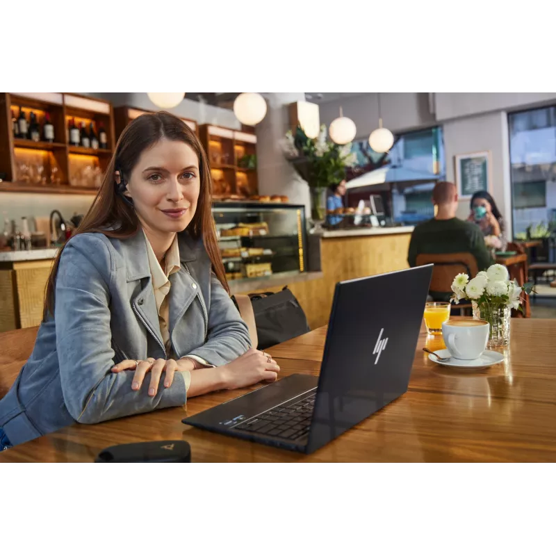 HP Poly Voyager Legend 30 headset