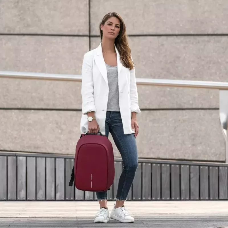 Batoh XDDESIGN Bobby Hero Small — proti krádeži chránený vodoodpudivý každodenný batoh, kompaktná veľkosť