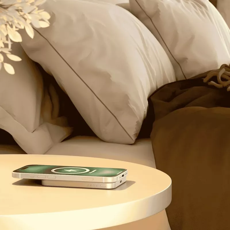 ZENS Pro 1 tenký 5000 mAh bezdrôtové nabíjanie biely