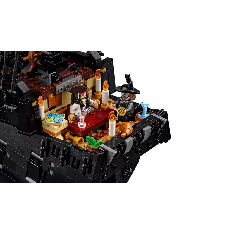 LEGO ICONS 10365 Pirátska loď kapitána Jacka Sparrowa