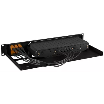 Rackmount.IT rackový držiak pre Cradlepoint E400 RM-CR-T5, kovový montážny držiak pre sieťové zariadenie