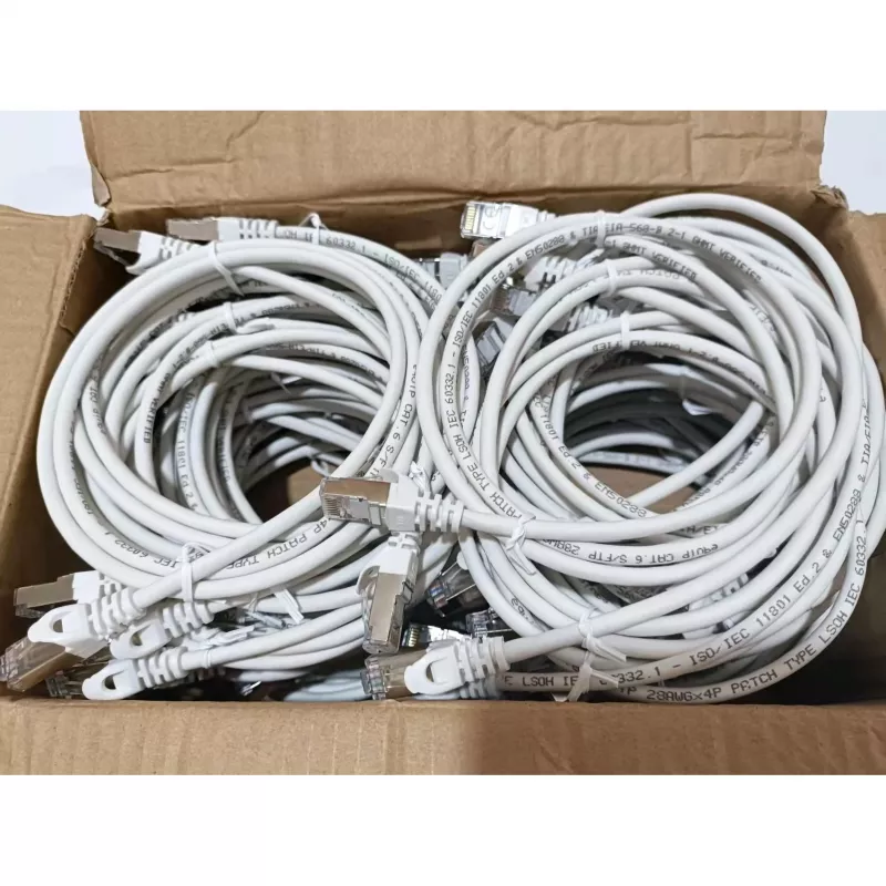 Equip 635510 Sada patch káblov Cat.6 S/FTP LSZH, RJ-45, 1 m, biela, 40 ks