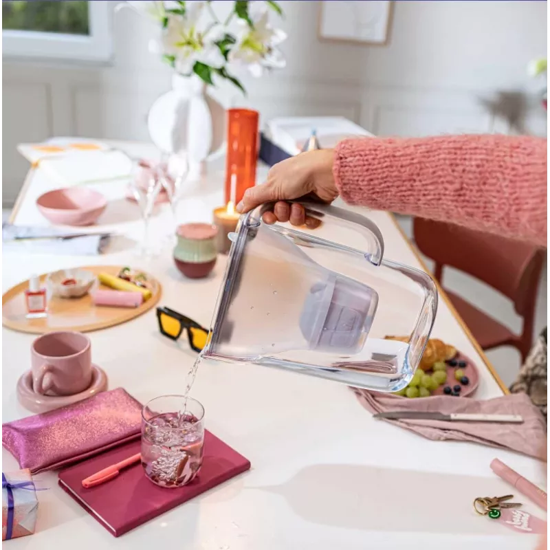 Kanvica na filtrovanie vody BRITA Style Essential XL s MAXTRA PRO Pure Performance kazetami (3) — biela
