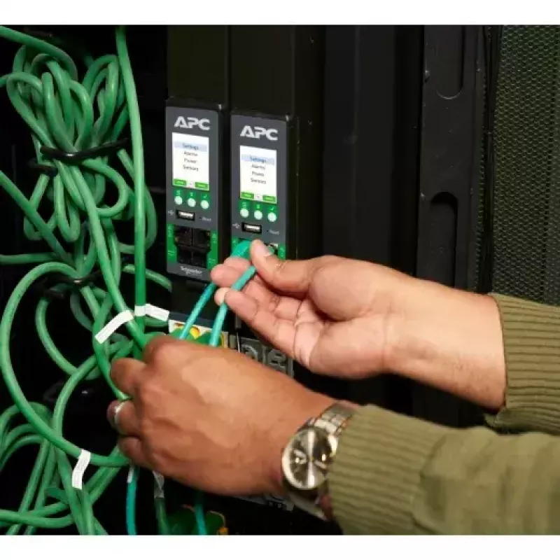 PDU APC NetShelter Rack Advanced 48 AC zásuviek 0U čierny