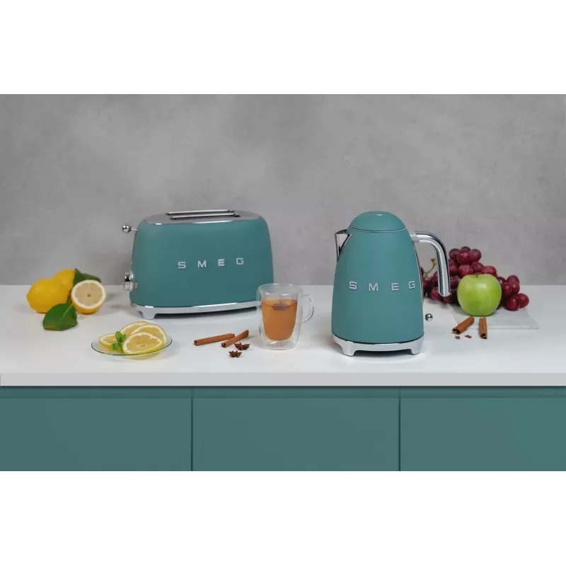 Smeg kanvica 50s Style smaragdovo zelená
