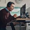 HP Poly Voyager Focus 2-M USB-C-C headset s USB-C/A adaptérom a nabíjacou stanicou Poly+ 3 roky