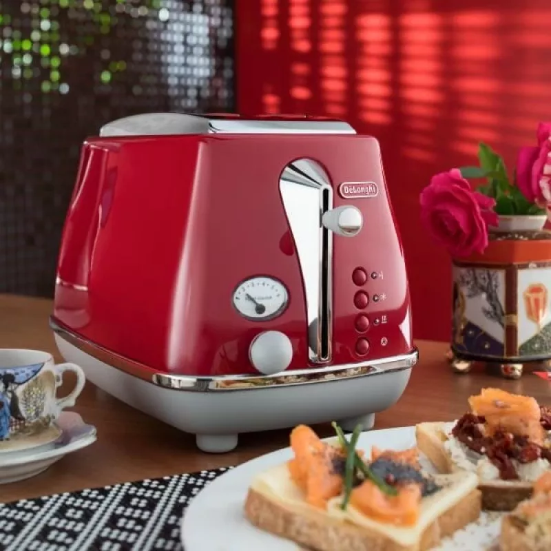 De’Longhi Icona Capitals 6 2 plátky 900 W červená