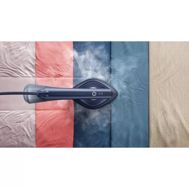 Parná žehlička Philips GC213/50 s žehliacou plochou SteamGlide Plus, 1800 W, 2,5 m kábel, StyleMat v balení