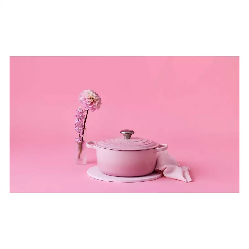 Le Creuset Signature Liatinový okrúhly hrniec 24 cm shell pink