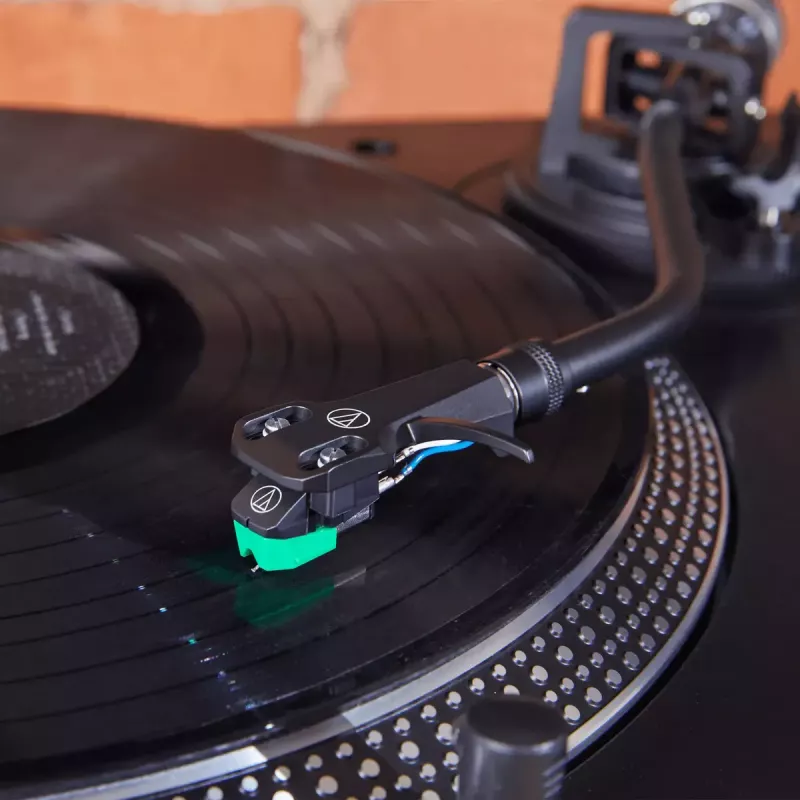 Audio-Technica AT-VM95E/H prenoska s AT-HS6BK headshell predmontovaná (čierna/zelená)