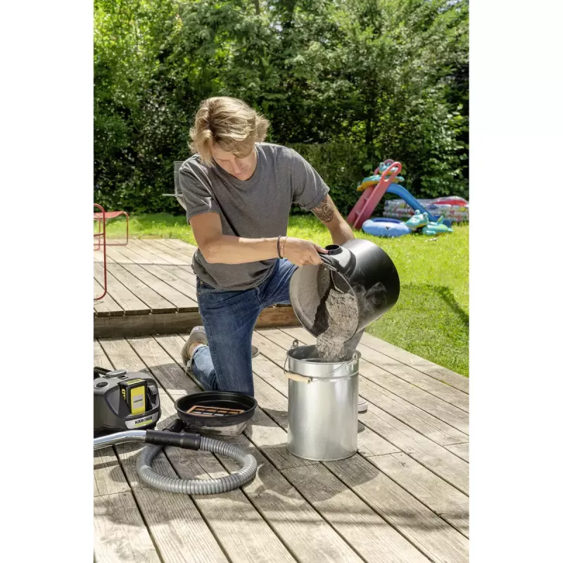 Karcher AD 2 Battery Set Akumulátorový vysávač popola, vrátane akumulátora a nabíjačky