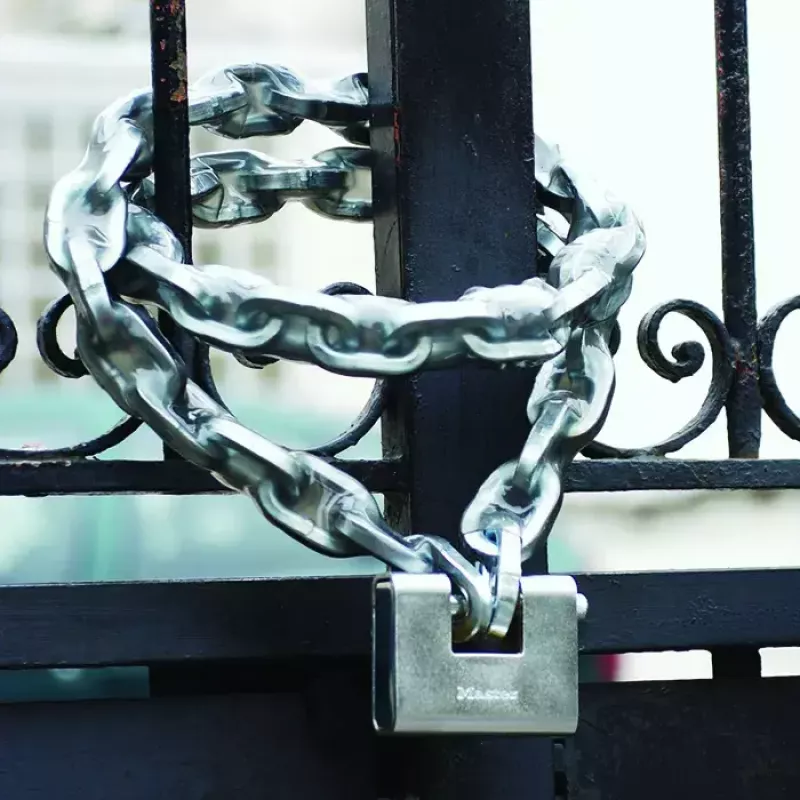Visací zámok MASTER LOCK 680EURD 80 mm kalená oceľ, obalený strmeň