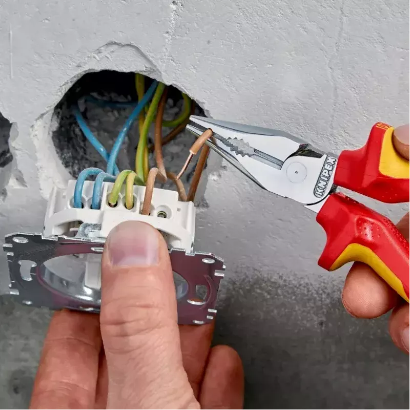 Kliešte s ihlovými čeľusťami Knipex 08 26 145 T