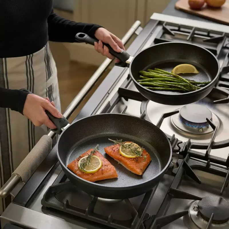 Panvica Fissler Adamant Comfort okrúhla 24 cm čierna