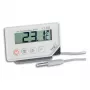 Elektronický izbový teplomer TFA-Dostmann 30.1034 — digitálny, -40–70 °C, presnosť 0,5 °C, batéria CR2032, biela
