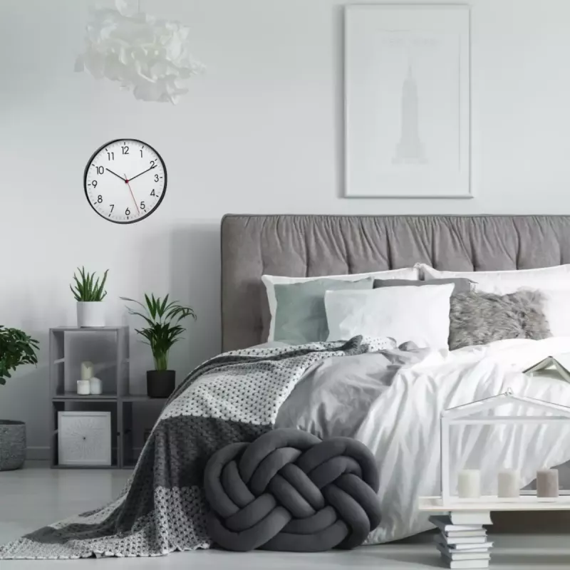 Kremenné hodiny TFA-Dostmann 60.3537.01 okrúhle čierne nástenné/stolné hodiny