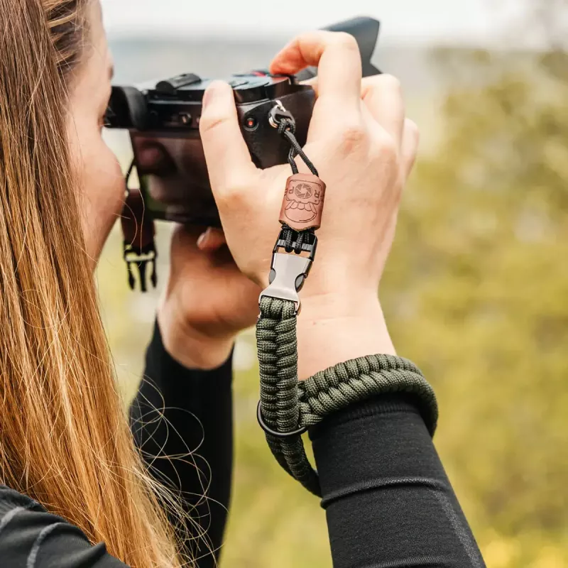 C-ROPE Claw paracord pútko na ruku pre fotoaparát, 30 cm, čierne