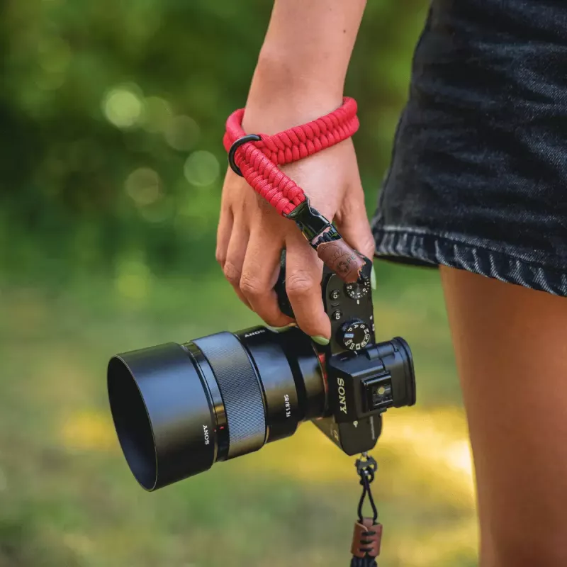 C-ROPE Claw paracord pútko na ruku pre fotoaparát, 30 cm, čierne