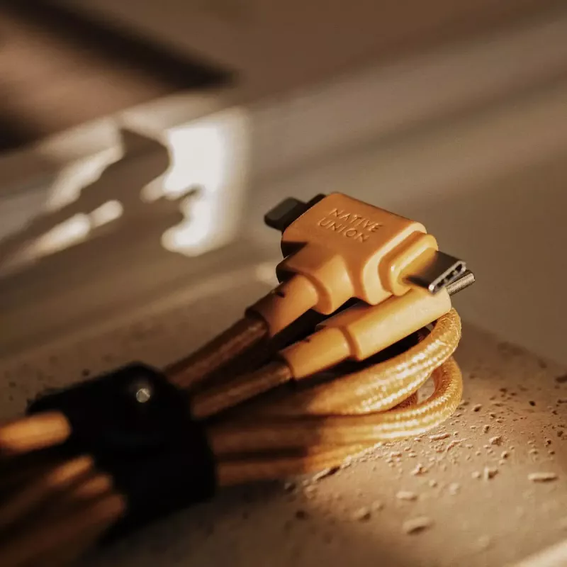 USB-C na USB-C / Lightning kábel Native Union Belt kábel Duo, 1,5 m, zelený