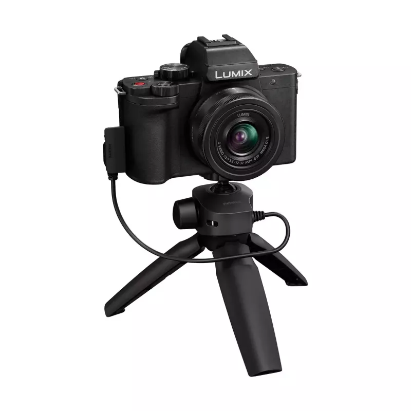 Panasonic Lumix DC-G100D čierna súprava fotoaparátu s objektívom H-FS 12-32 a gripom DMW-SHGR2