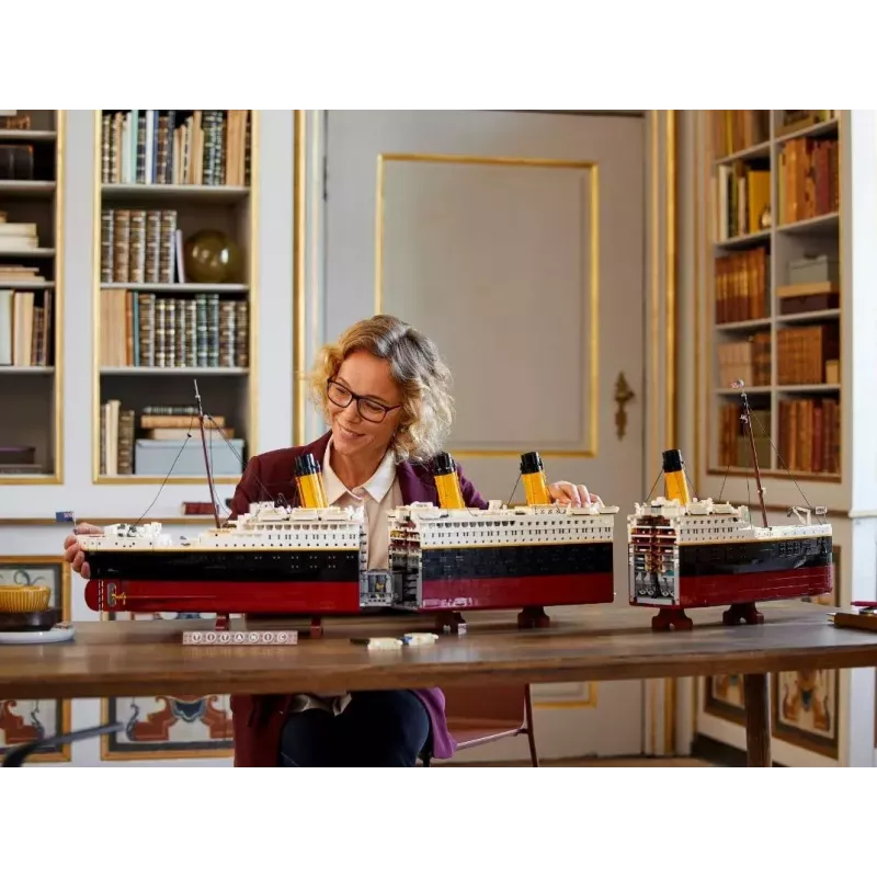 LEGO stavebnica ICONS 10294 replika Titanicu — 9 090 dielov, 18+