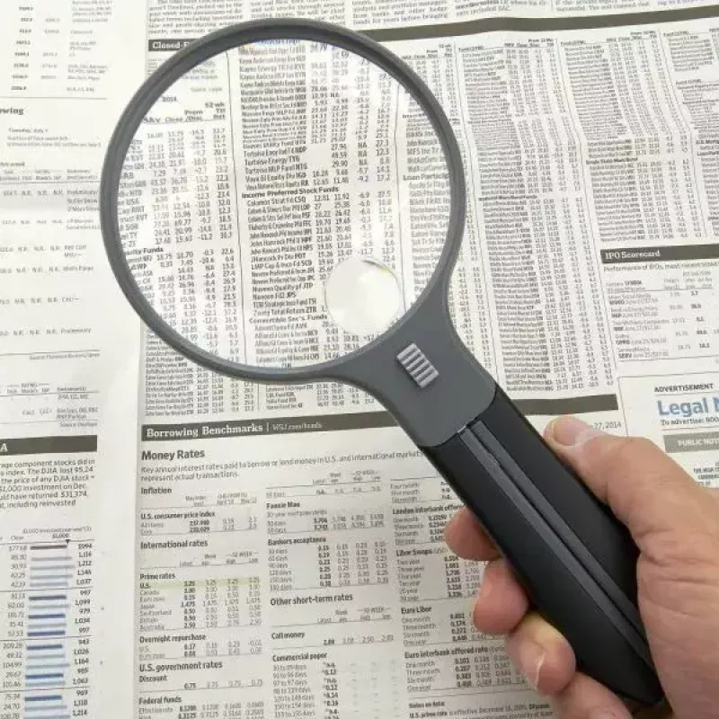 Lupa Carson Split Handle HF-11 — ručná lupa 3,5×, čierna/priehľadná, batéria AAA