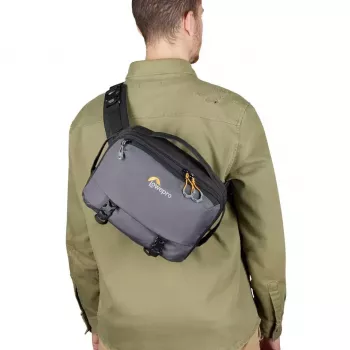 Taška sling Lowepro LP37468-PWW sivá ramenný popruh 1 vonkajšie vrecko