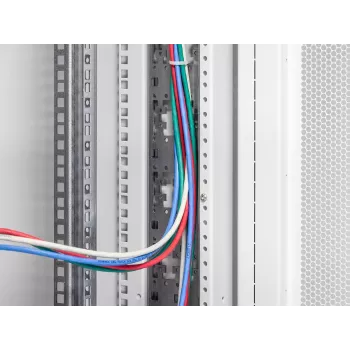 Racková lišta Triton RAX-VP-V42-X2 — 42U kovové rackové príslušenstvo