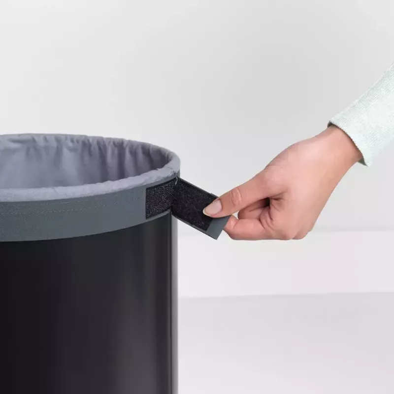 Koš na bielizeň Brabantia 120008 35L okrúhly čierny