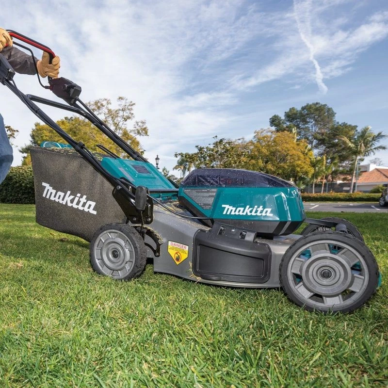 Makita DLM532PT4 kosačka ručná kosačka na batérie čierna, modrá