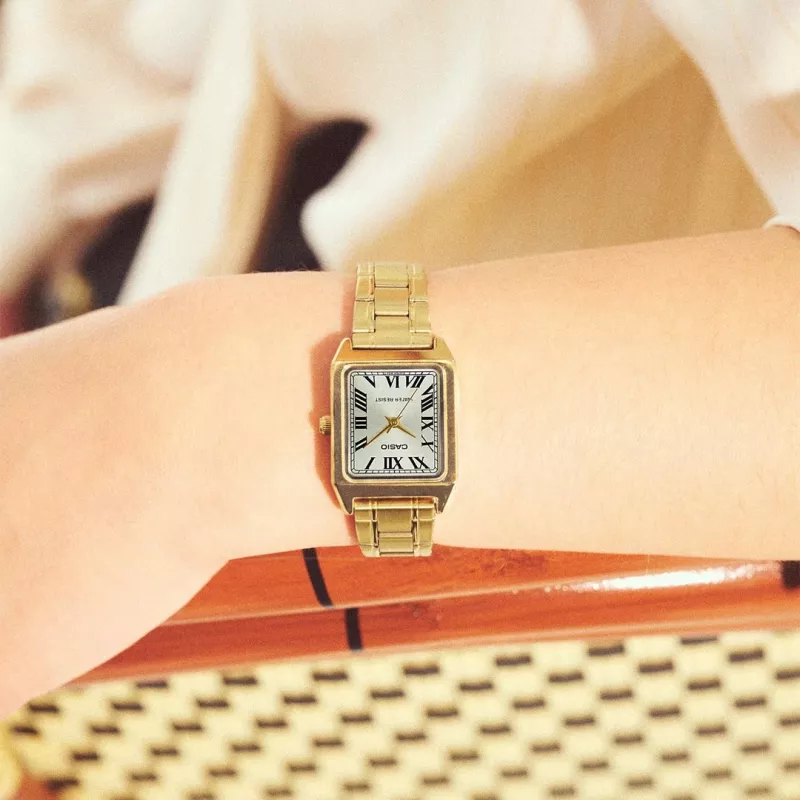 CASIO LTP-V007G-9BUDF dámske analógové hodinky, zlaté