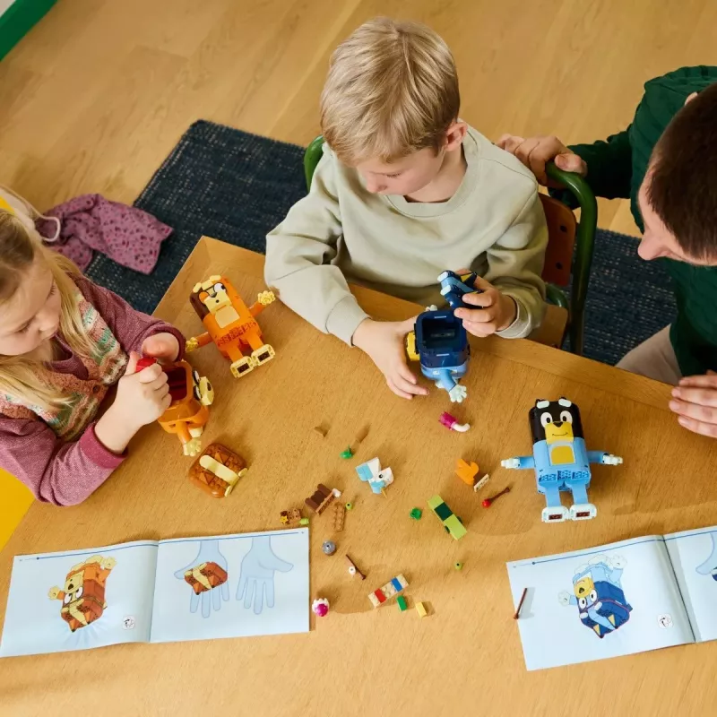 LEGO Bluey 11217 Bluey rodina z kociek (466 dielov)
