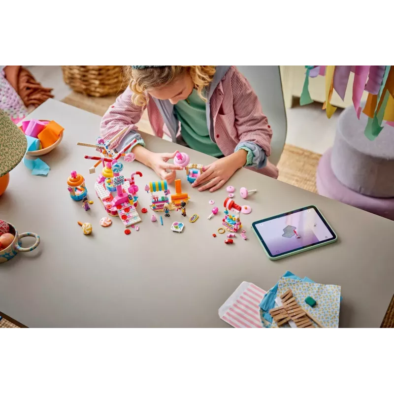 LEGO Friends 42700 Ruské kolo so sladkosťami a cupcakmi (602 dielov)