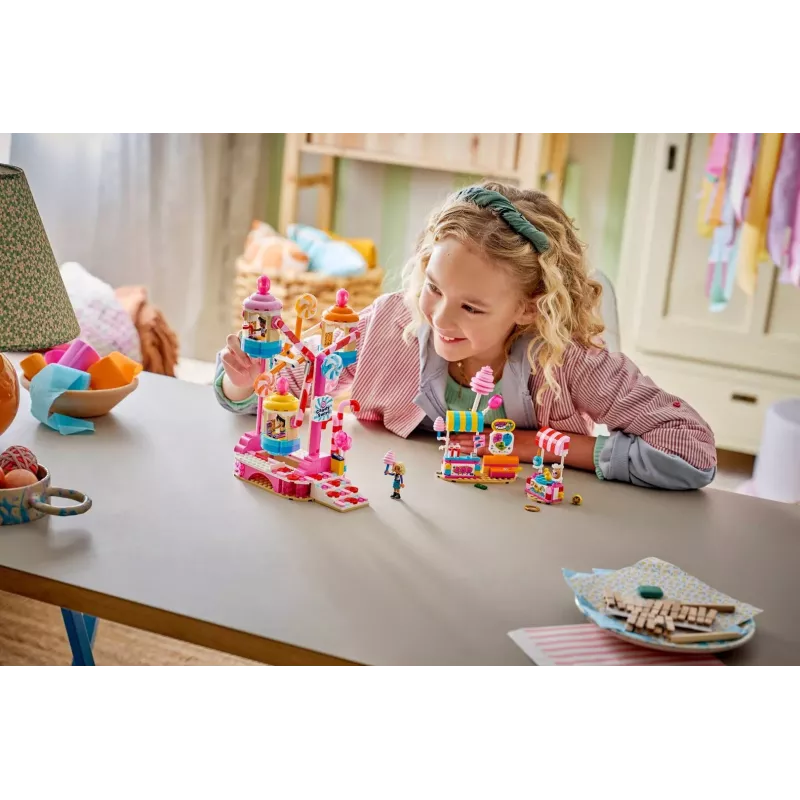 LEGO Friends 42700 Ruské kolo so sladkosťami a cupcakmi (602 dielov)