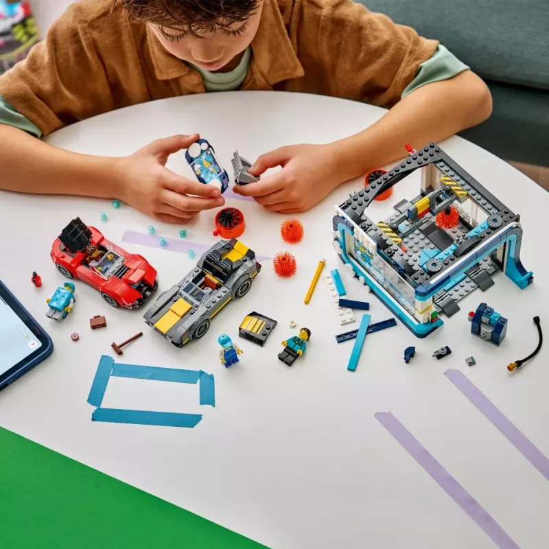 LEGO City 60497 Drive-Through autoumyváreň (583 dielov)