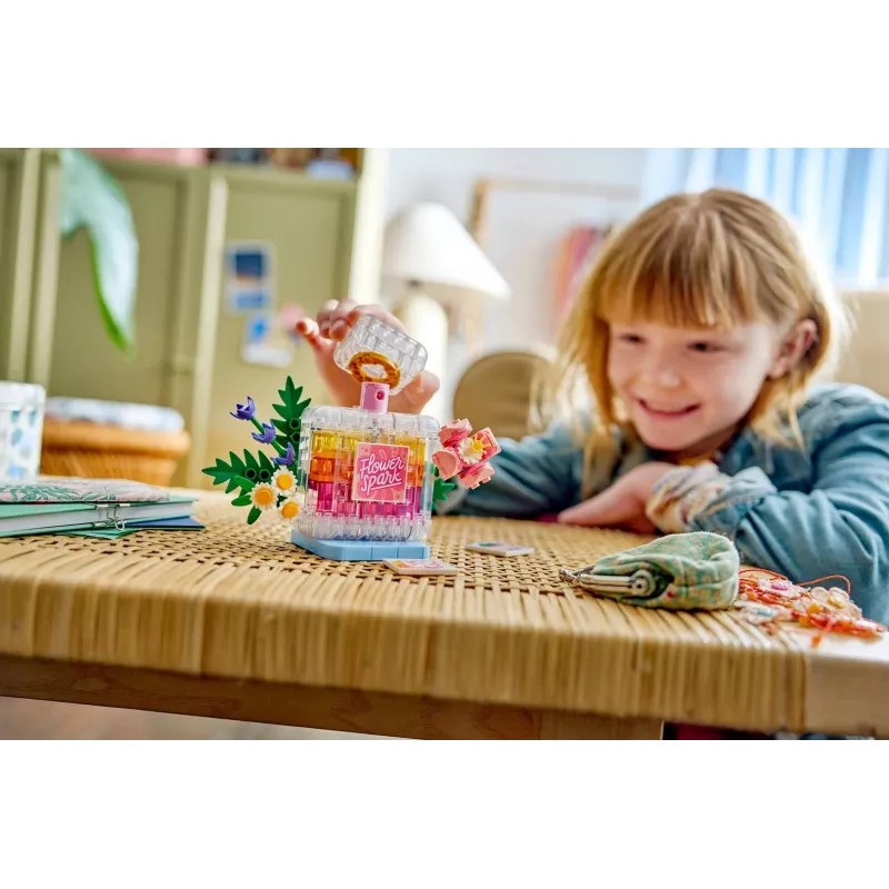 LEGO Creator 3-in-1 31383 Floral Decor flakón parfumu (286 dielov)