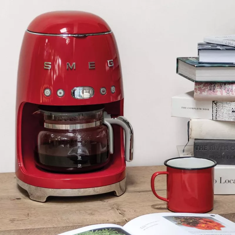 Smeg DCF02RDEU 50's Style filtrovací kávovar 10 šálok 1,4 l červený