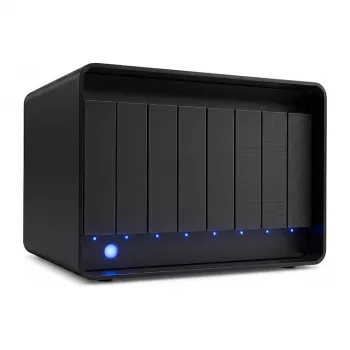 LaCie 8big Pro5 RAID Thunderbolt 5 192TB Enterprise HDD pole
