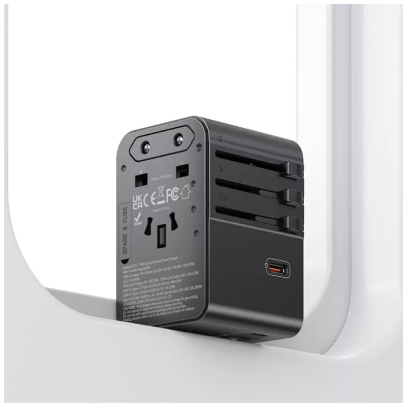 USAMS Cestovný adaptér CC310 70W 3xUSB-C US/AU/EU/UK čierny