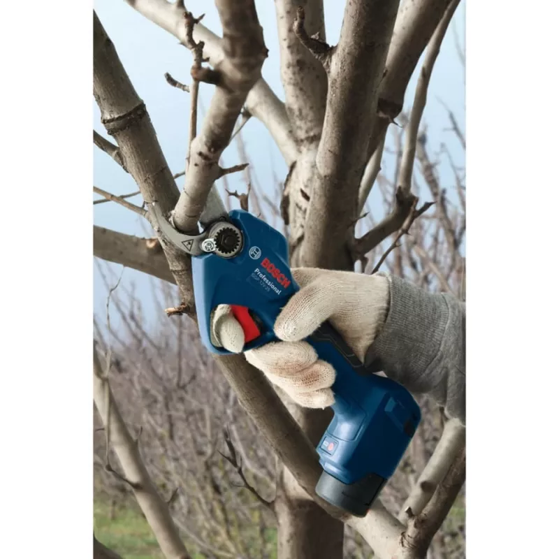 Bosch GGP 12V-25 Professional Sada akumulátorových nožníc na trávu 2x3,0 Ah