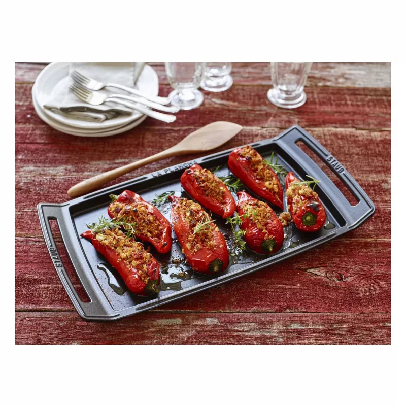 Staub Plancha liatinová grilovacia platňa vhodná na indukciu, 38 cm, čierna