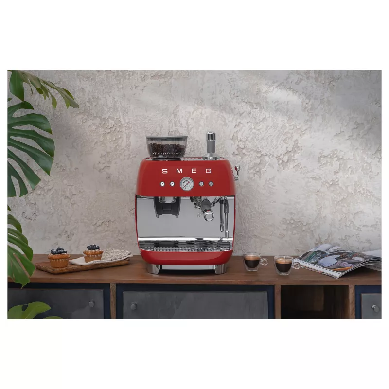Smeg 50's Style plne automatický kávovar EGF03RDEU červený