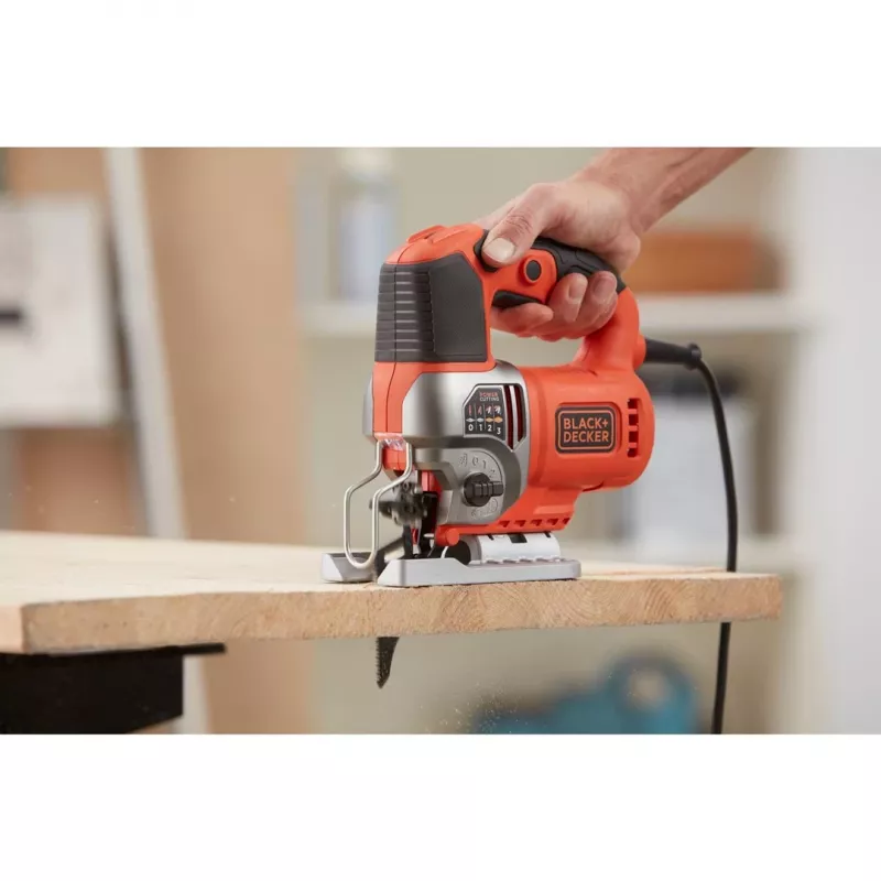 Black & Decker BES610-QS elektrická priamočiara píla 600W s kyvným zdvihom