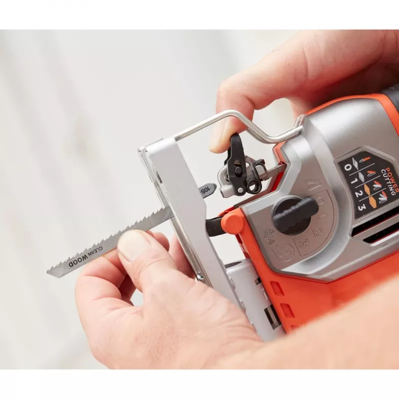 Black & Decker BES610-QS elektrická priamočiara píla 600W s kyvným zdvihom