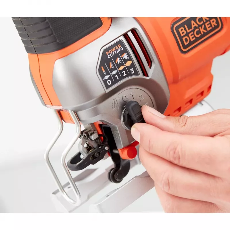 Black & Decker BES610-QS elektrická priamočiara píla 600W s kyvným zdvihom